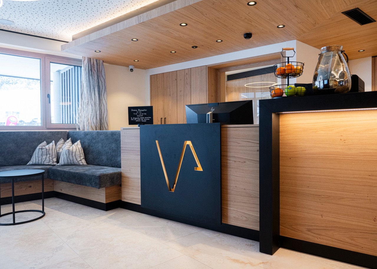 Rezeption im Hotel Villa Alpin
