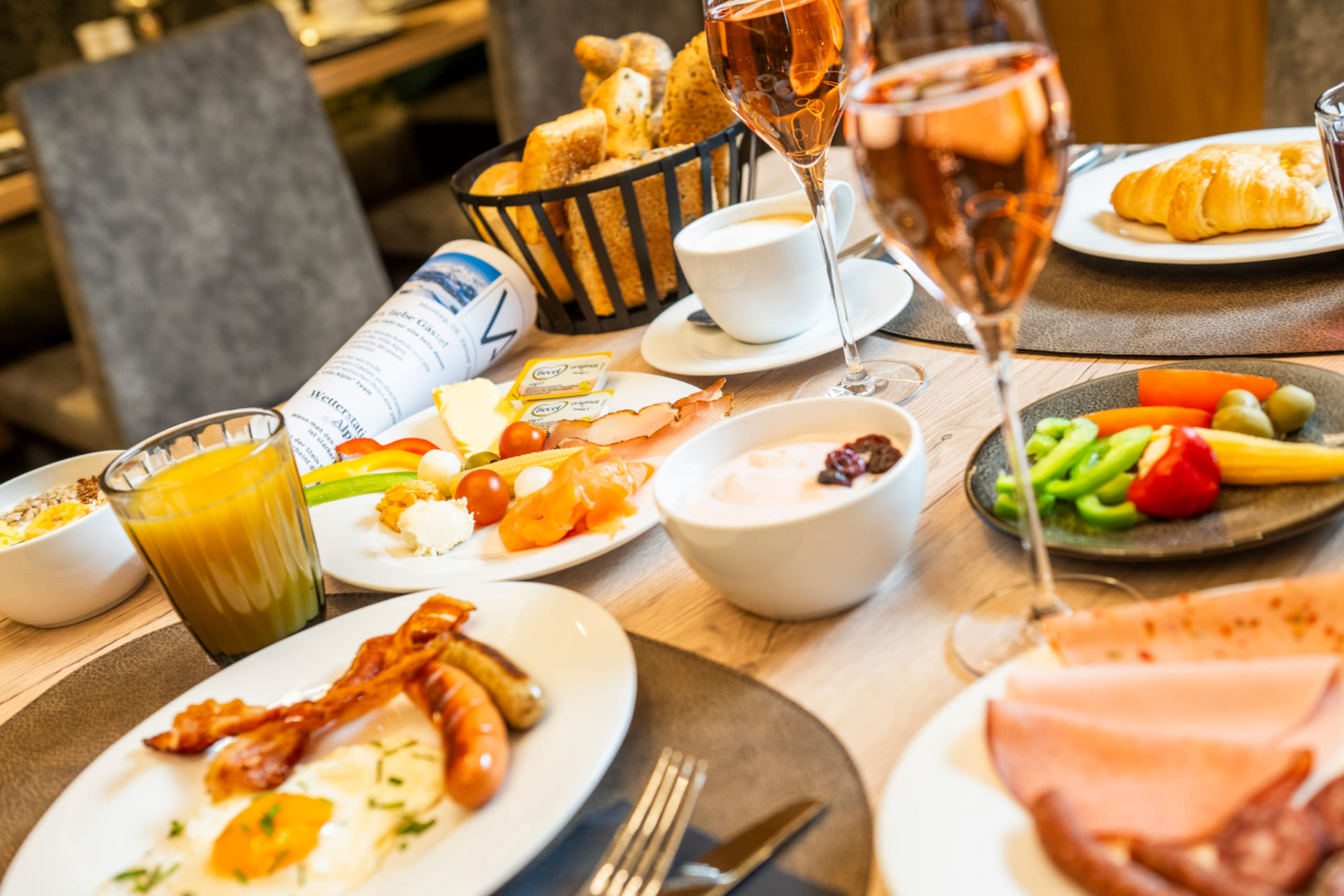 Frühstück im Frühstückshotel Villa Alpin in Großarl