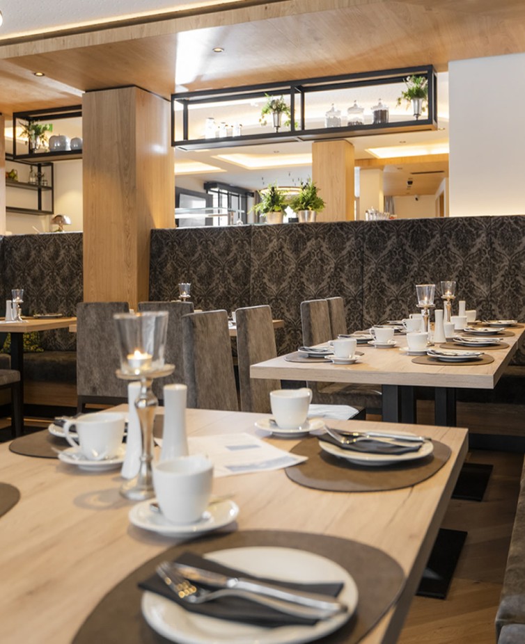 Frühstücksraum im Hotel Villa Alpin in Großarl